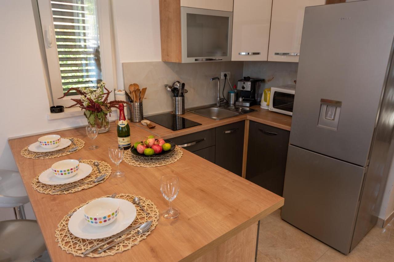 Apartman Tribunj ตรีบูนย์ ภายนอก รูปภาพ