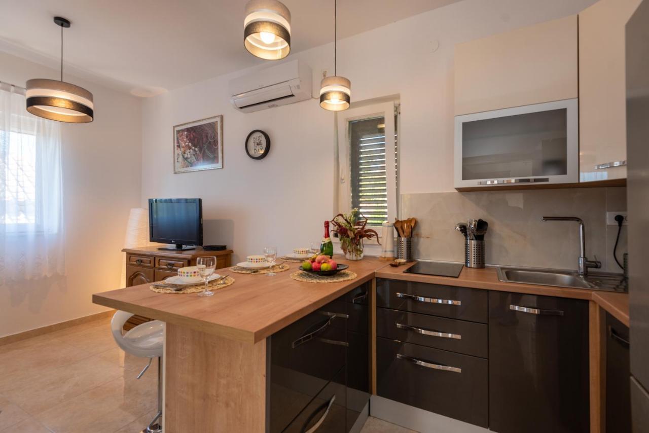 Apartman Tribunj ตรีบูนย์ ภายนอก รูปภาพ